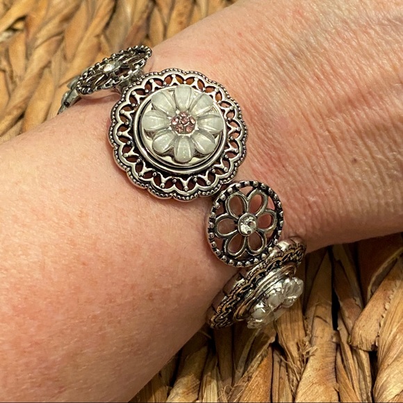 FLORAL ENAMEL COATED GEMS CHARM STRETCH BRACELET CUSTOMIZEABLE brand-new - Picture 5 of 7